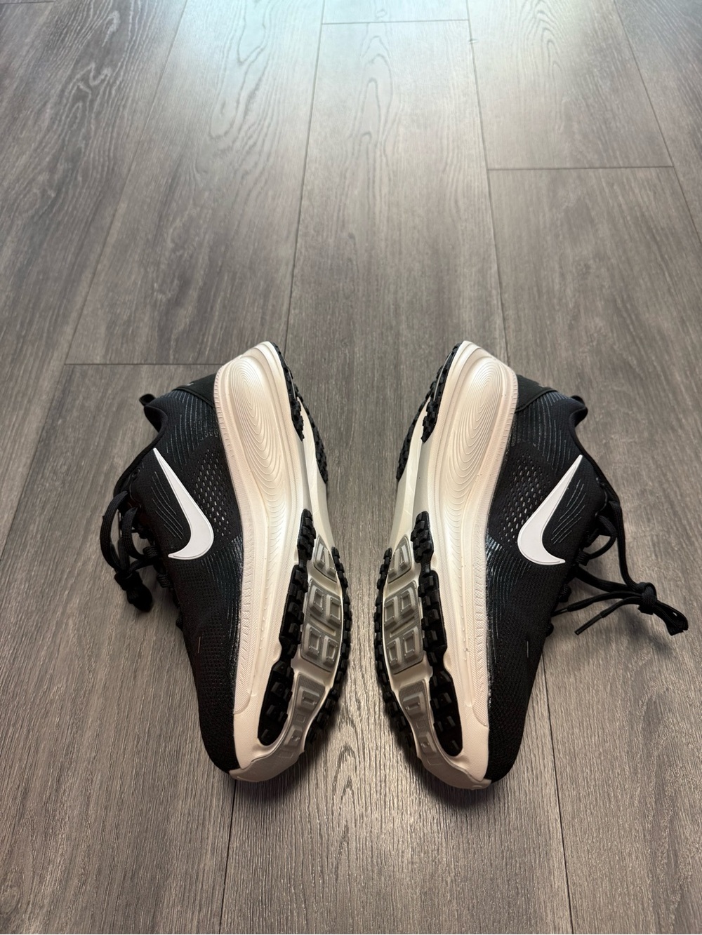 Nike Vomero 18 Black White Wide IF0515-002 Womens Sz 10 Wide Mens 8.5 Wide New - Picture 6 of 8